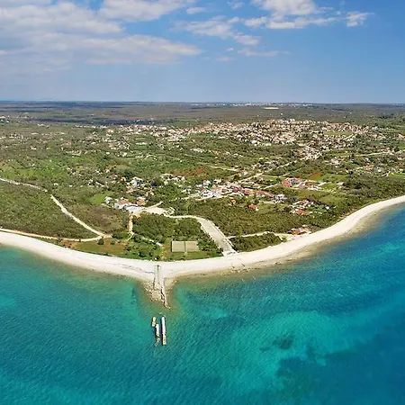 Aleksandra 1132 Peroj