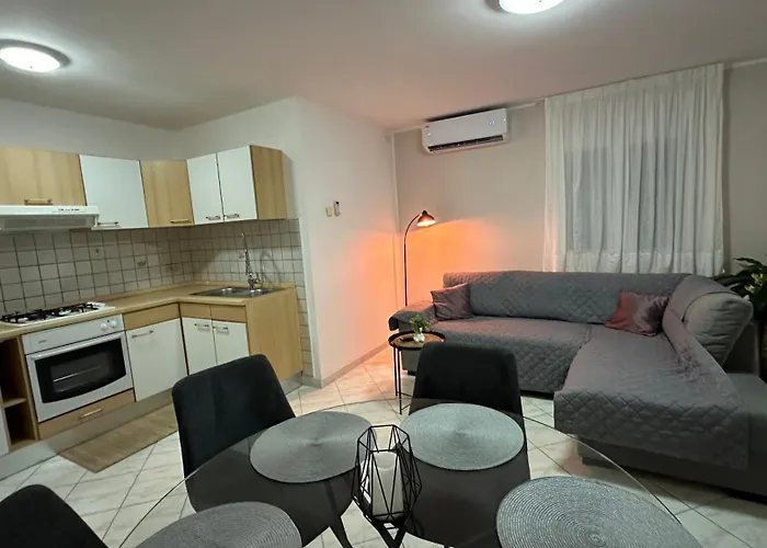 Aleksandra 1132 Peroj