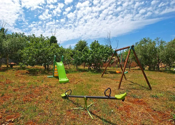 Aleksandra 1132 Peroj